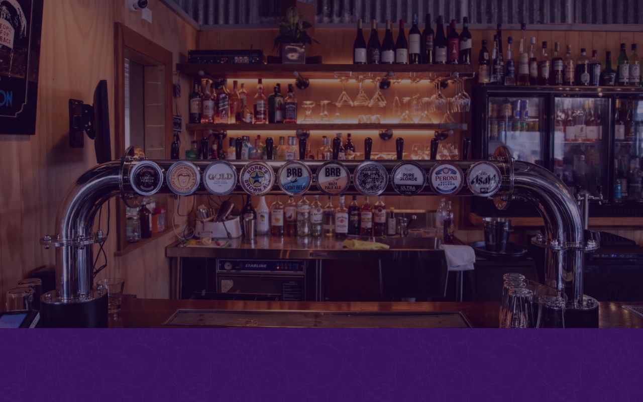 Preview of Sam's Bar's website